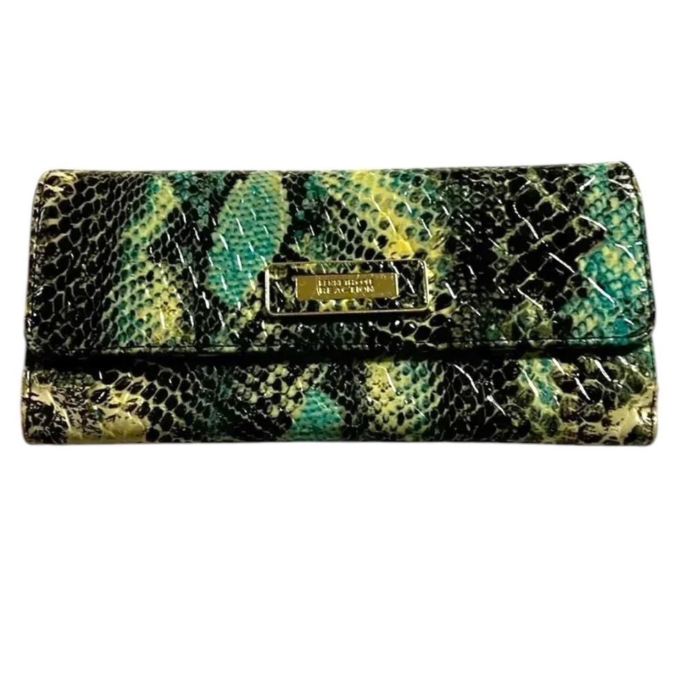 Kennith Cole Reaction trifold long wallet